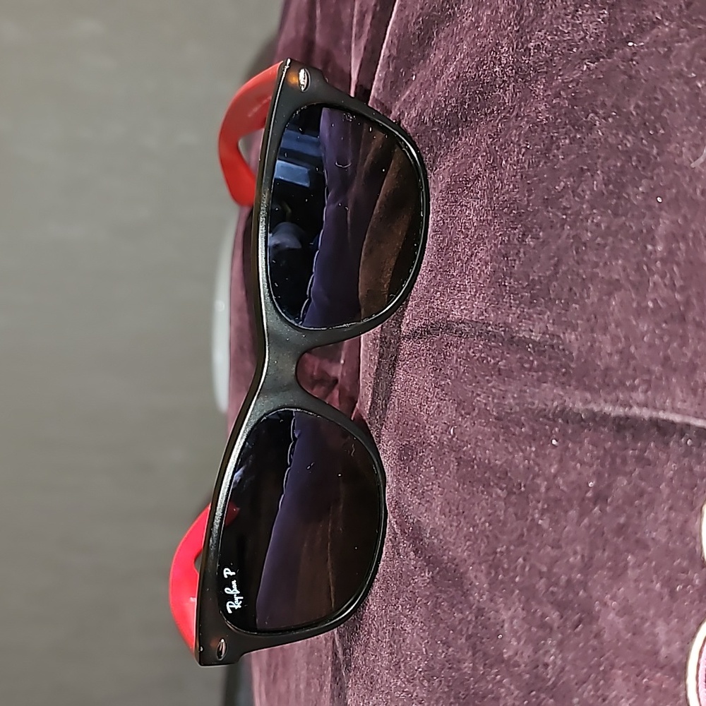 Previously loved Ray-Ban New Wayfarer